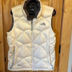 North Face women’s 550 down vest, ivory, size L